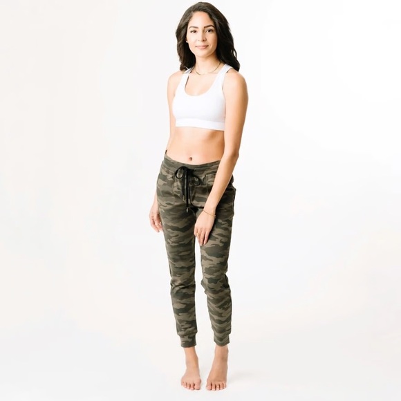 ZYIA Green Camo Unwind Jogger Pants - Picture 2 of 6